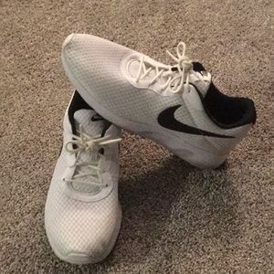 Men’s Nike Sneakers EUC